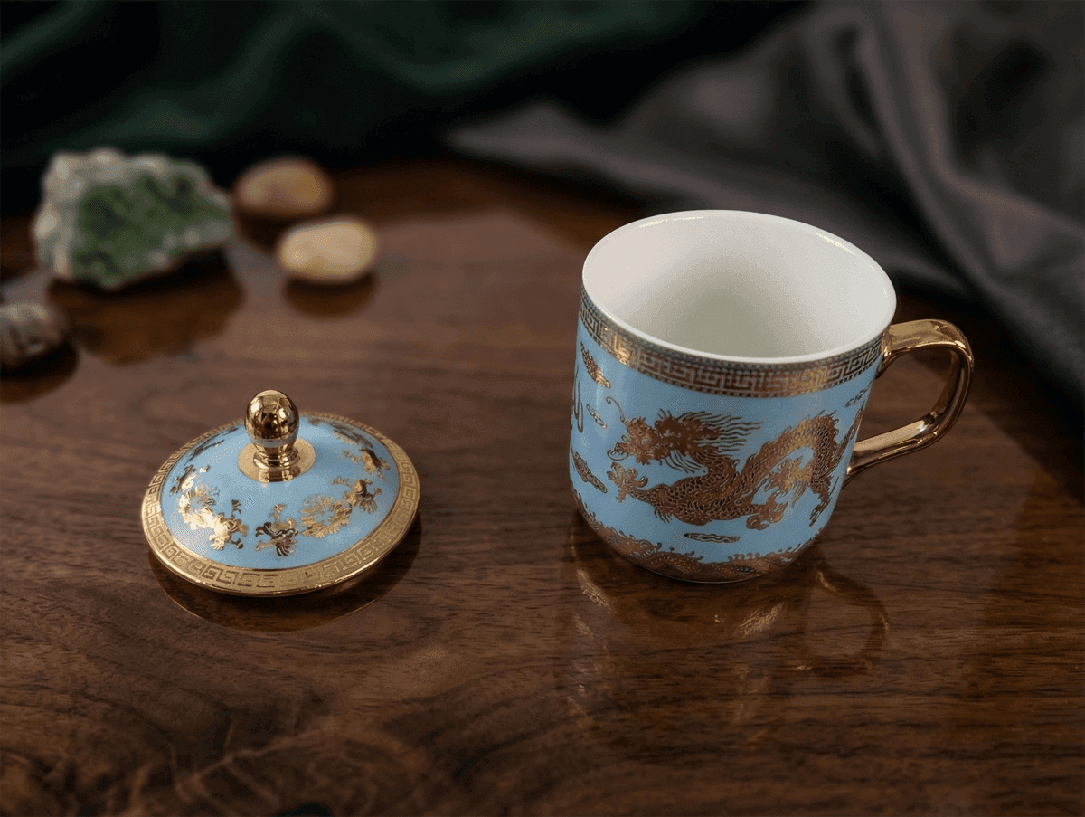 Monpa Tsak-Ril – Blue & Gold Handcrafted Ceramic Tea Bowl with Lid